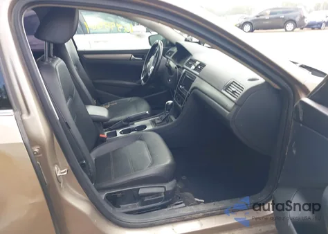 2015 Volkswagen Passat 1.8T Se из США, поврежденный, VIN 1VWBT7A35FC043822